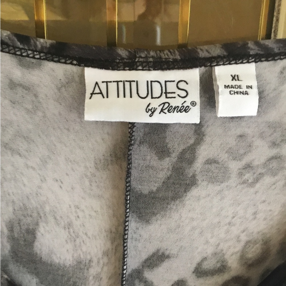 Dark Animal Print Flowing Tunic from Attitudes by Renee sized XL - Picture 5 of 5